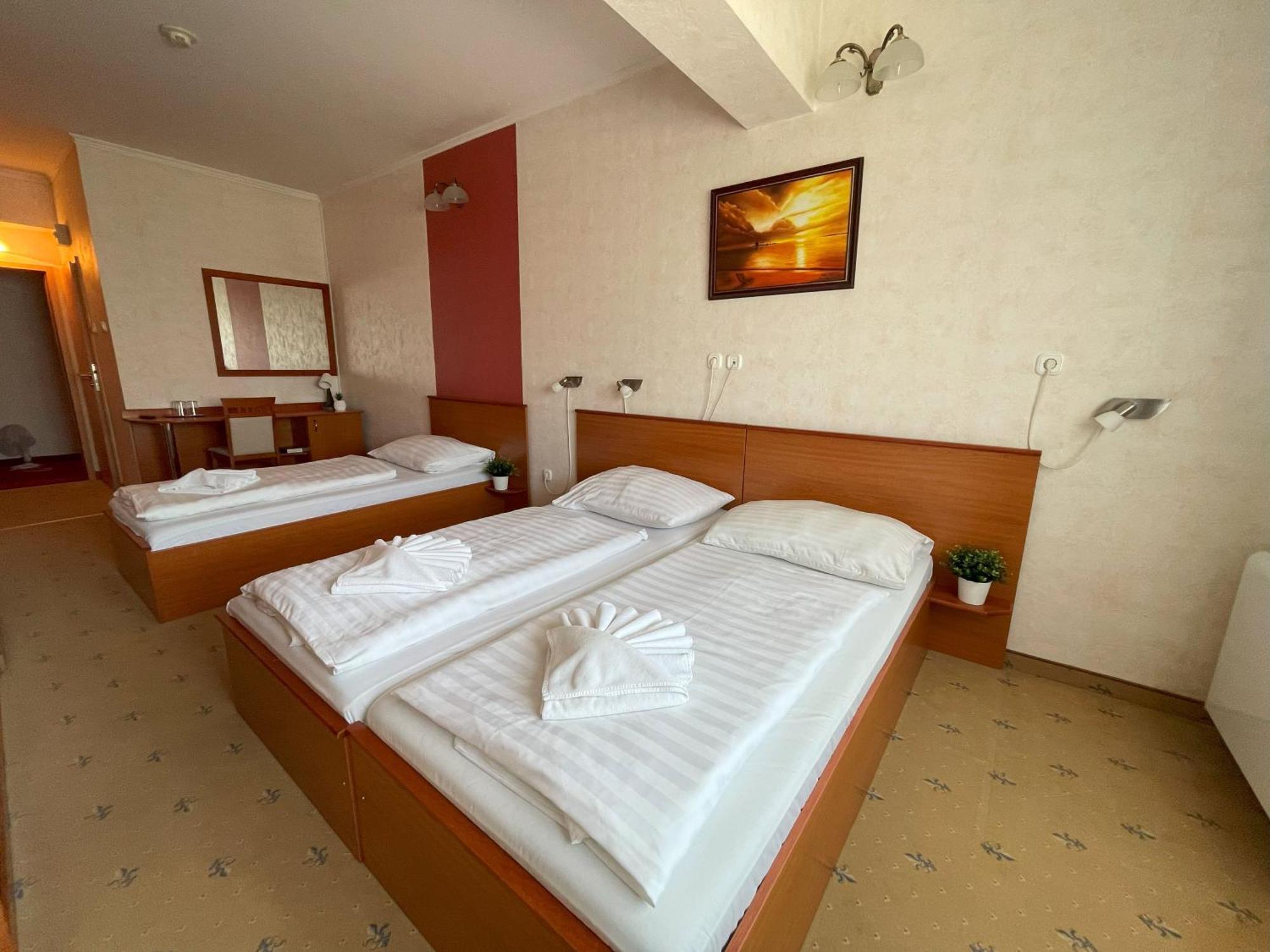 Koenig Hotel Nagykanizsa Exterior foto